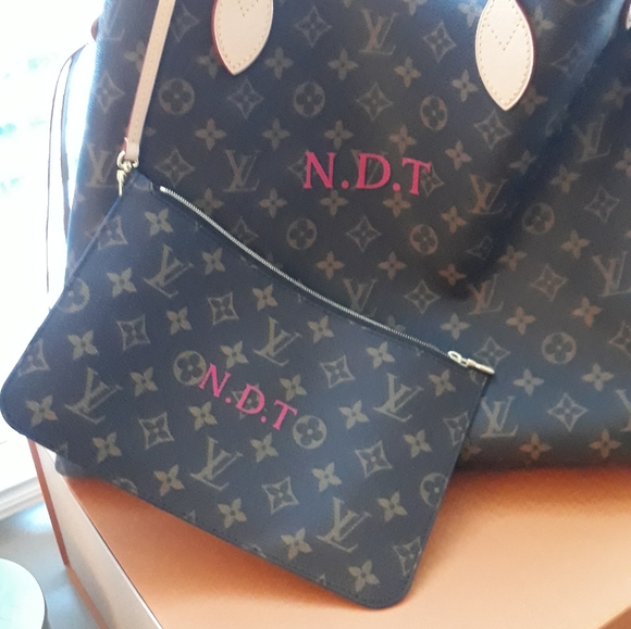Neverfull GM LV Tote and Clutch - Picture 2 of 5